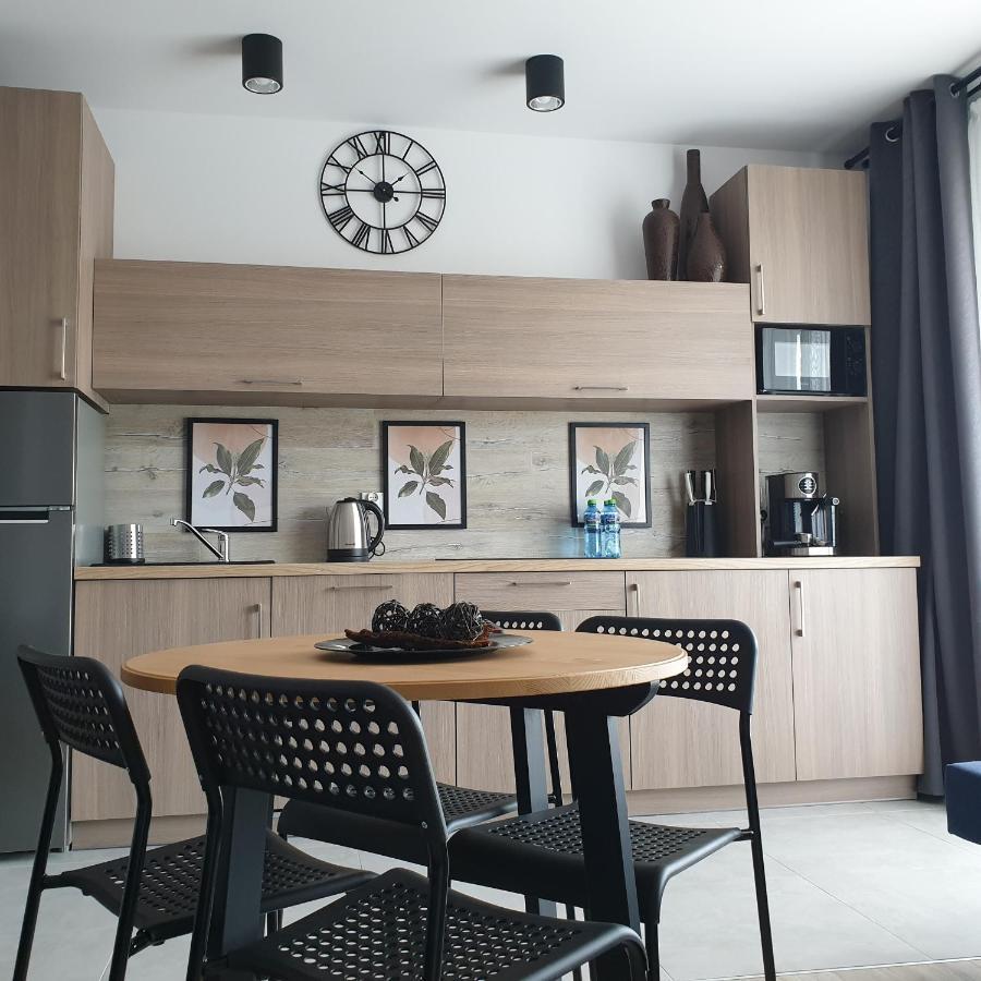 Appartement Q Apart Coral - Studio, Manufaktura, Parking Gratis, Tv Max, Fv, Gwarancja Zadowolenia à Łódź Extérieur photo